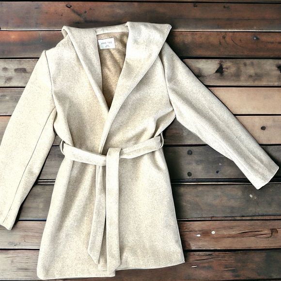 Women’s Cream Coat Size Large - Picture 2 of 8